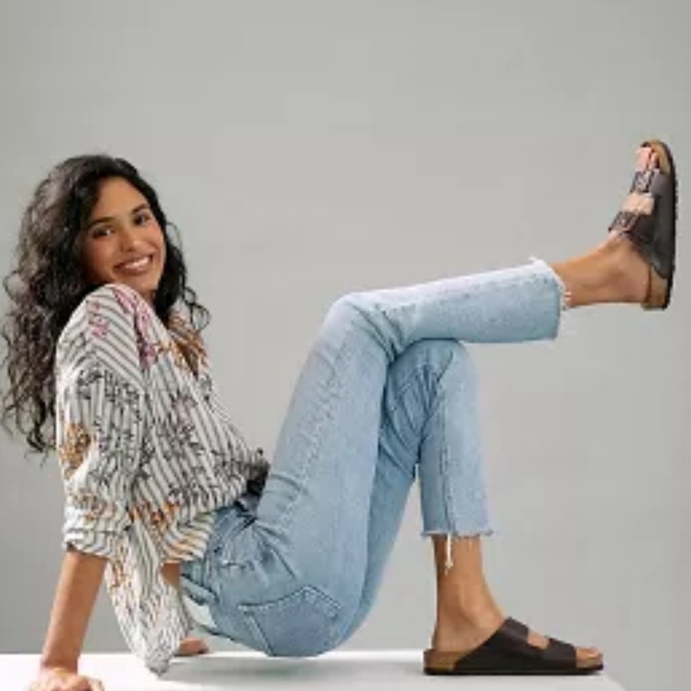 Paige: Cindy Straight Mid Rise Jean